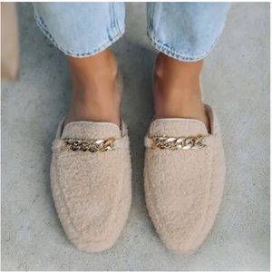 Vici Sherpa Gold Chain Mules Slip On Cozy Fuzzy Cream Tan Womens 8.5